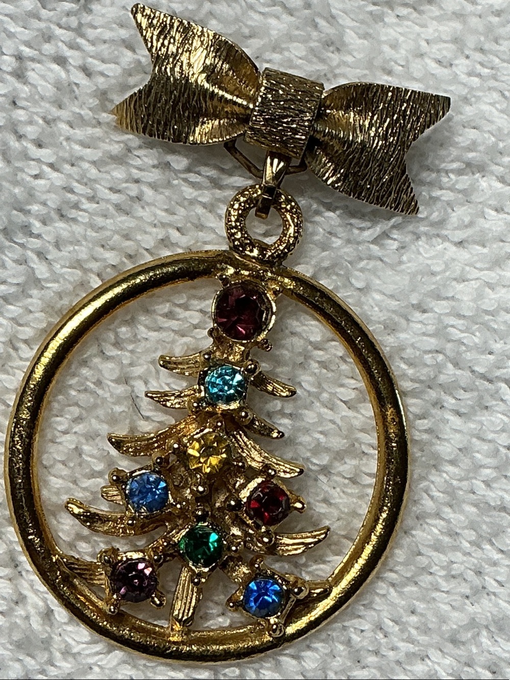 Vintage Christmas Tree Dangle Brooch with Multicolor Stones